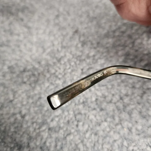 Classic Black Sunglasses - Picture 10 of 12